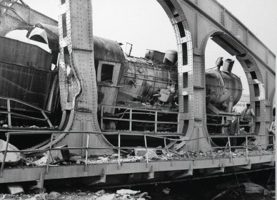 Liège, pont du Val Benoît - SNCB Z07965R (2).jpg